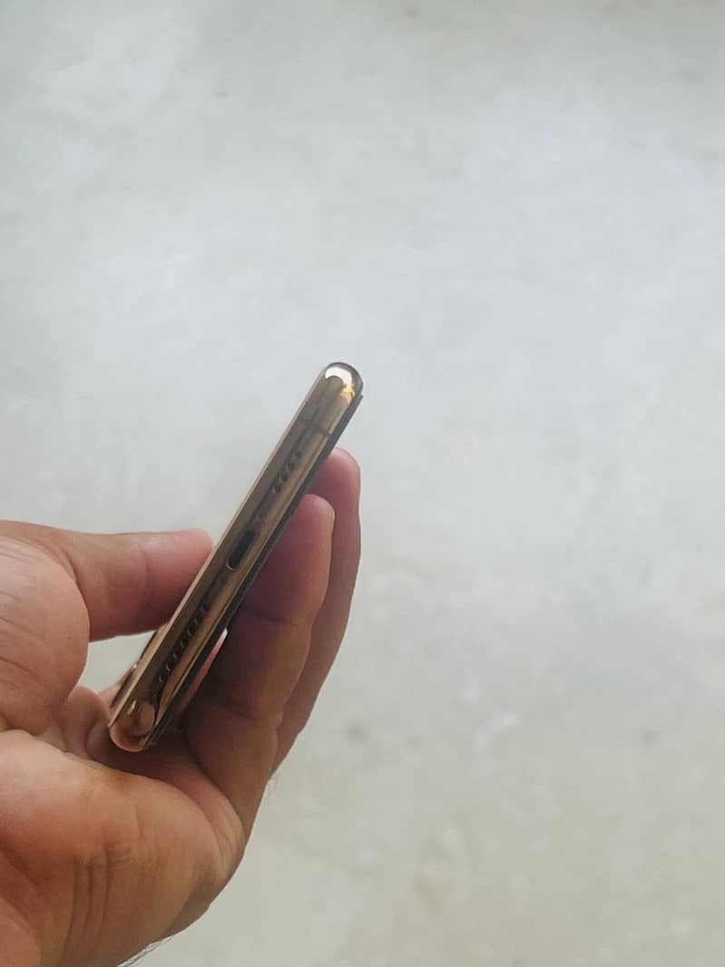 iPhone 11 Pro Max 2