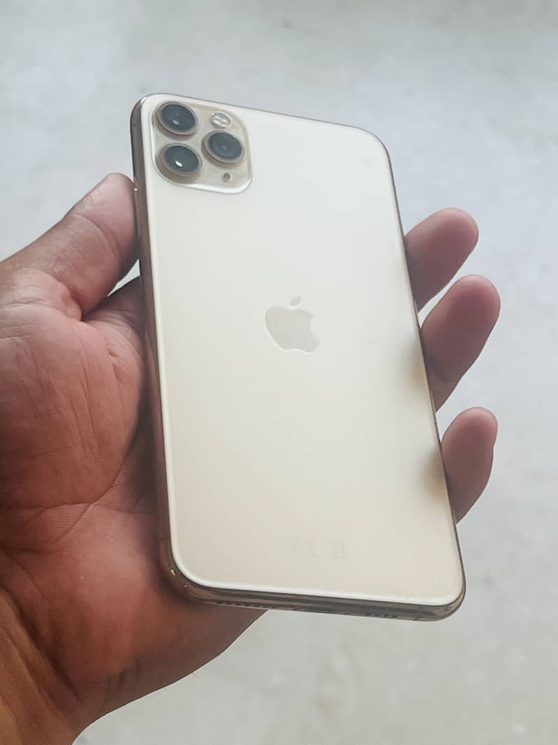 iPhone 11 Pro Max 4