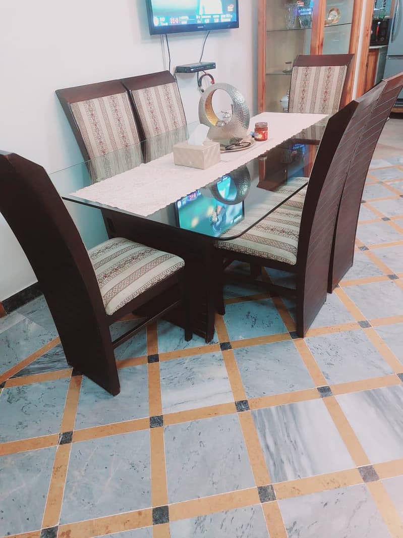 Double bed and dining table 0