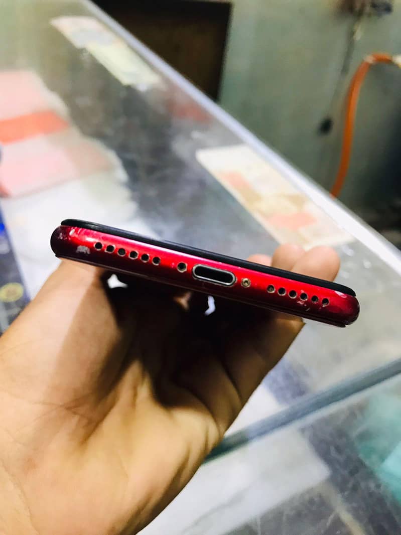 Apple iPhone 8 4