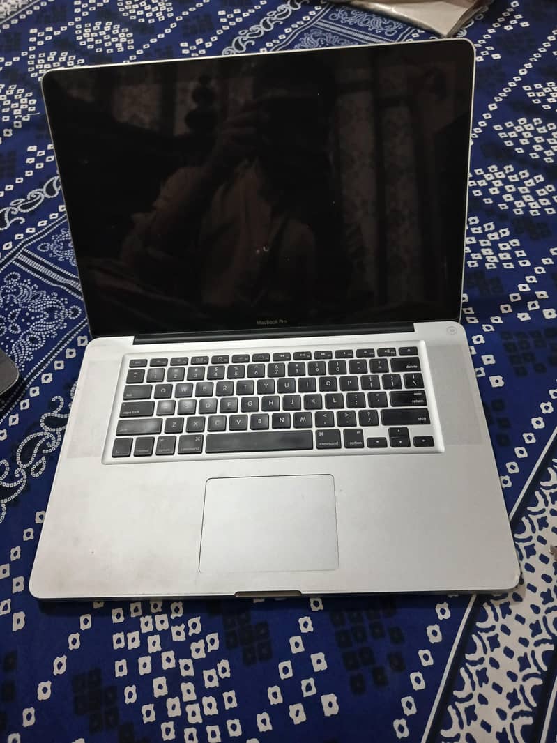 Macbook pro 1