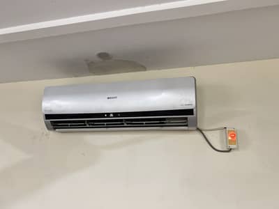Orient DC inverter Split AC 1.5 ton 9.5/10