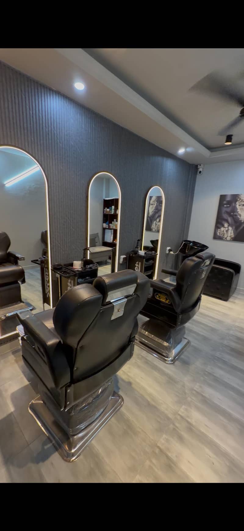 Barber Chairs 0