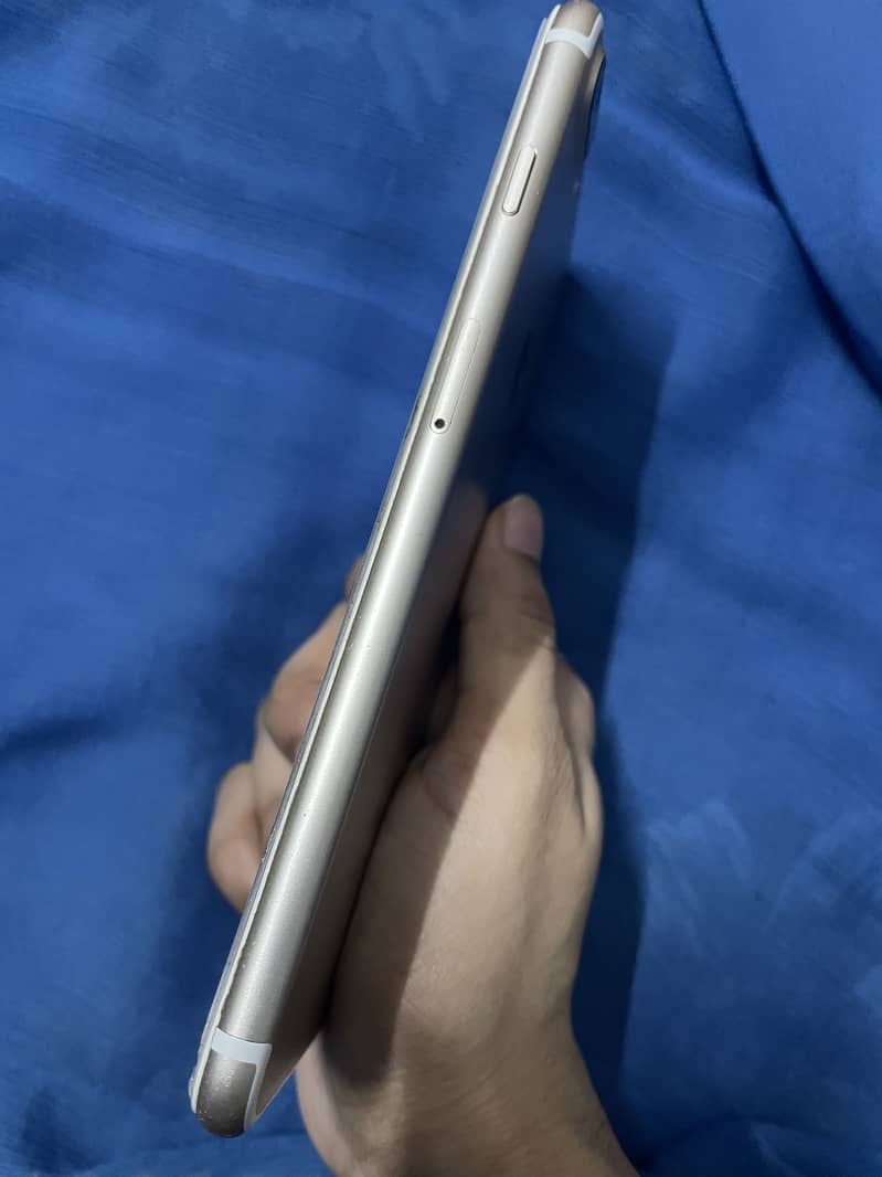 Apple iPhone 7 Plus 2
