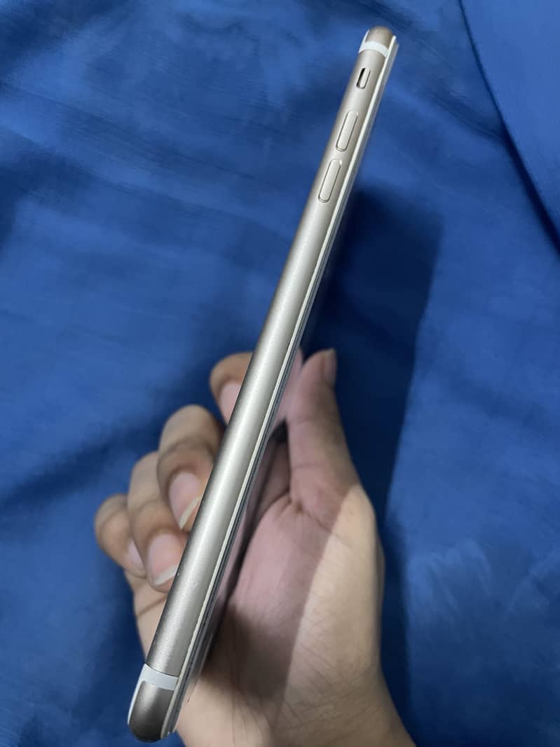 Apple iPhone 7 Plus 4