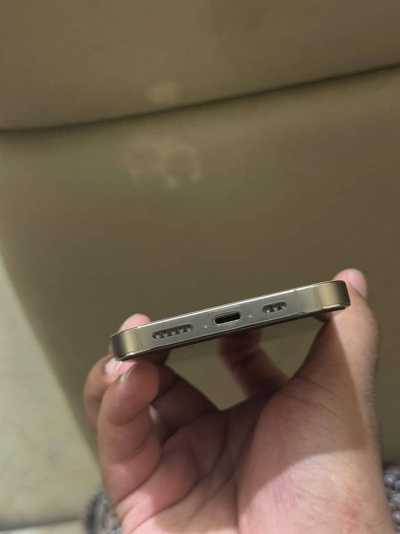 Apple iPhone 14 Pro 2