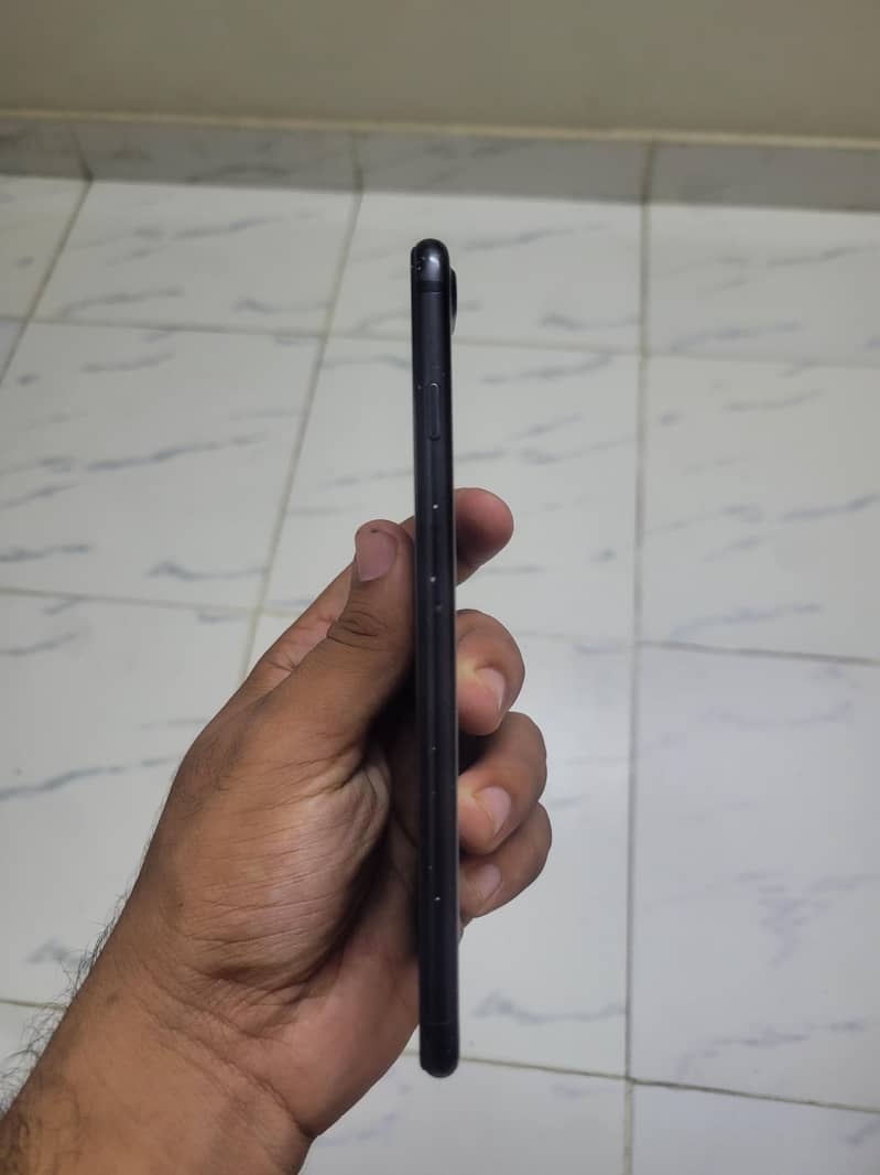 Apple iPhone 7 Plus 2