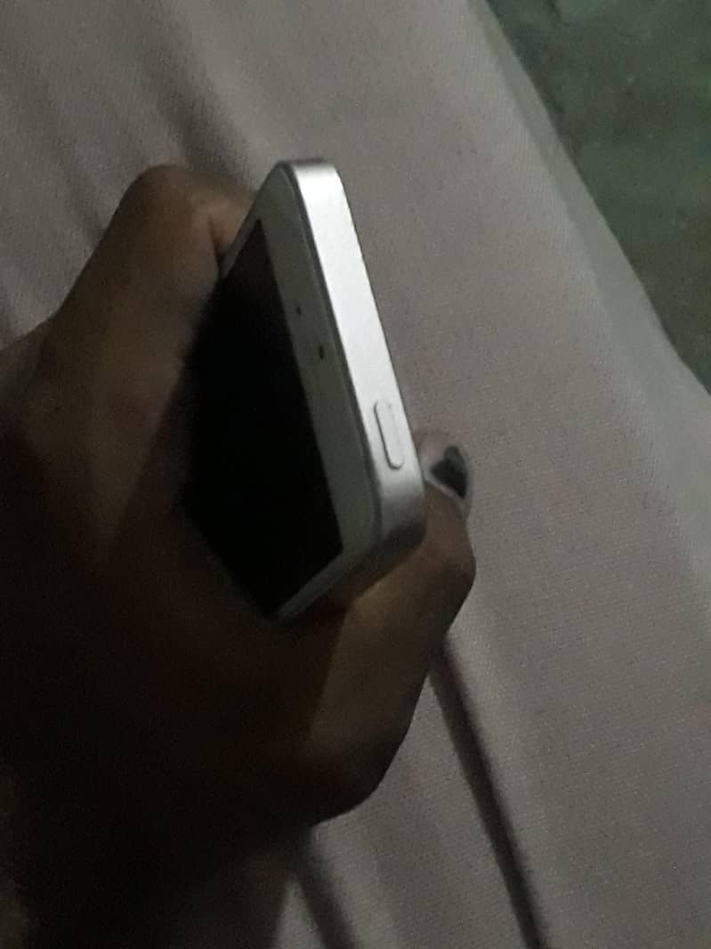 iphone se 2016 3