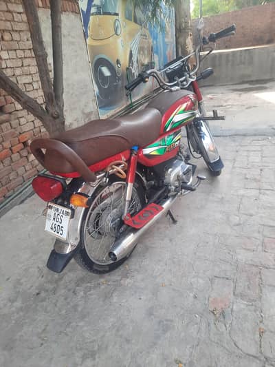 03136185050  honda cd 70 jeniune condtion. . 1 hand used on my name