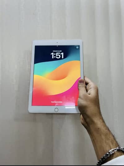 I pad 6th generation 128gb total original water pack condation 10by10