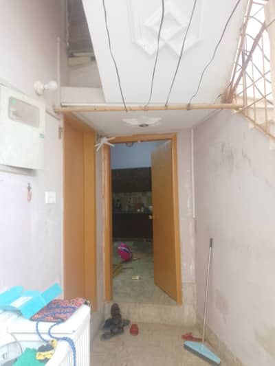 2 bed lounge ground floor portion for rent