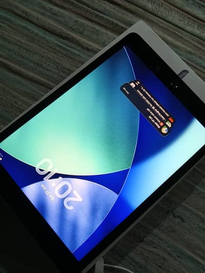 selling my I pad 9th gen 256 gb