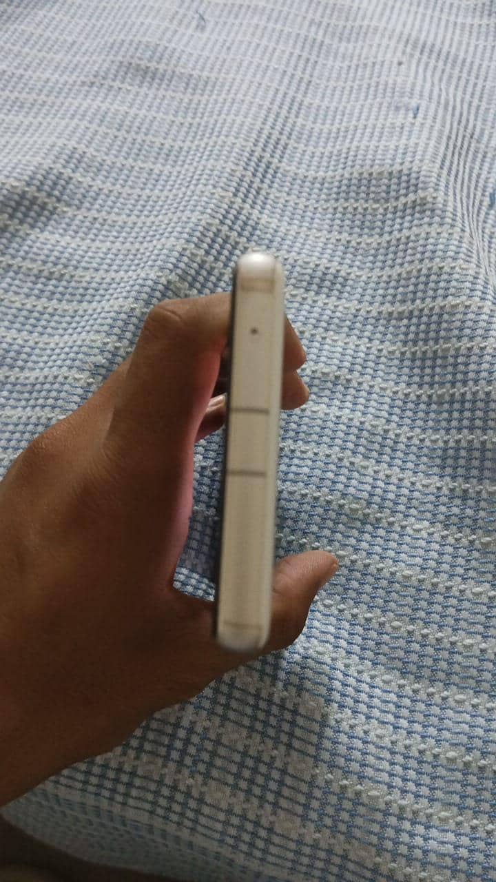 Google Pixel 7a 2
