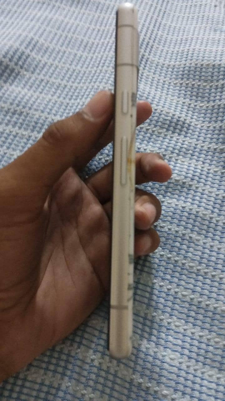 Google Pixel 7a 4