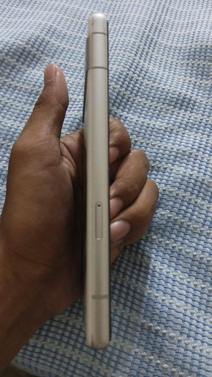 Google Pixel 7a 5
