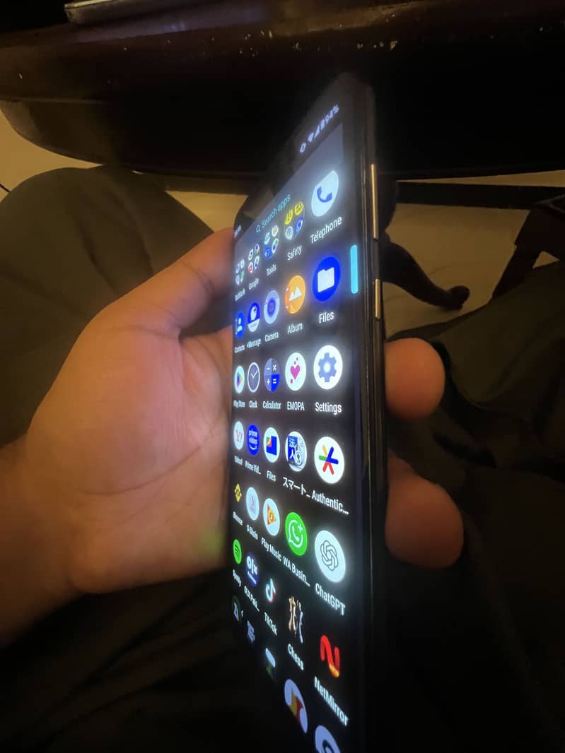 Sharp Aquos Zero 0
