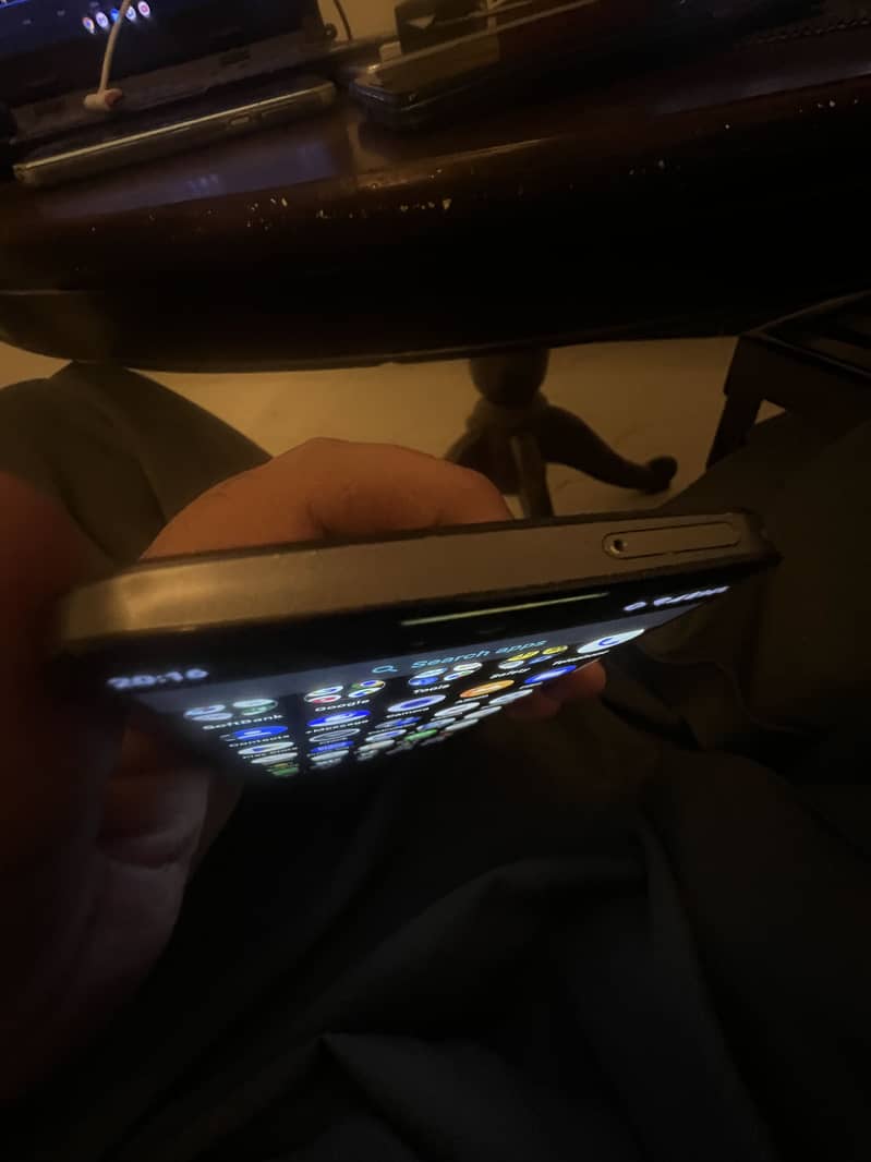Sharp Aquos Zero 5