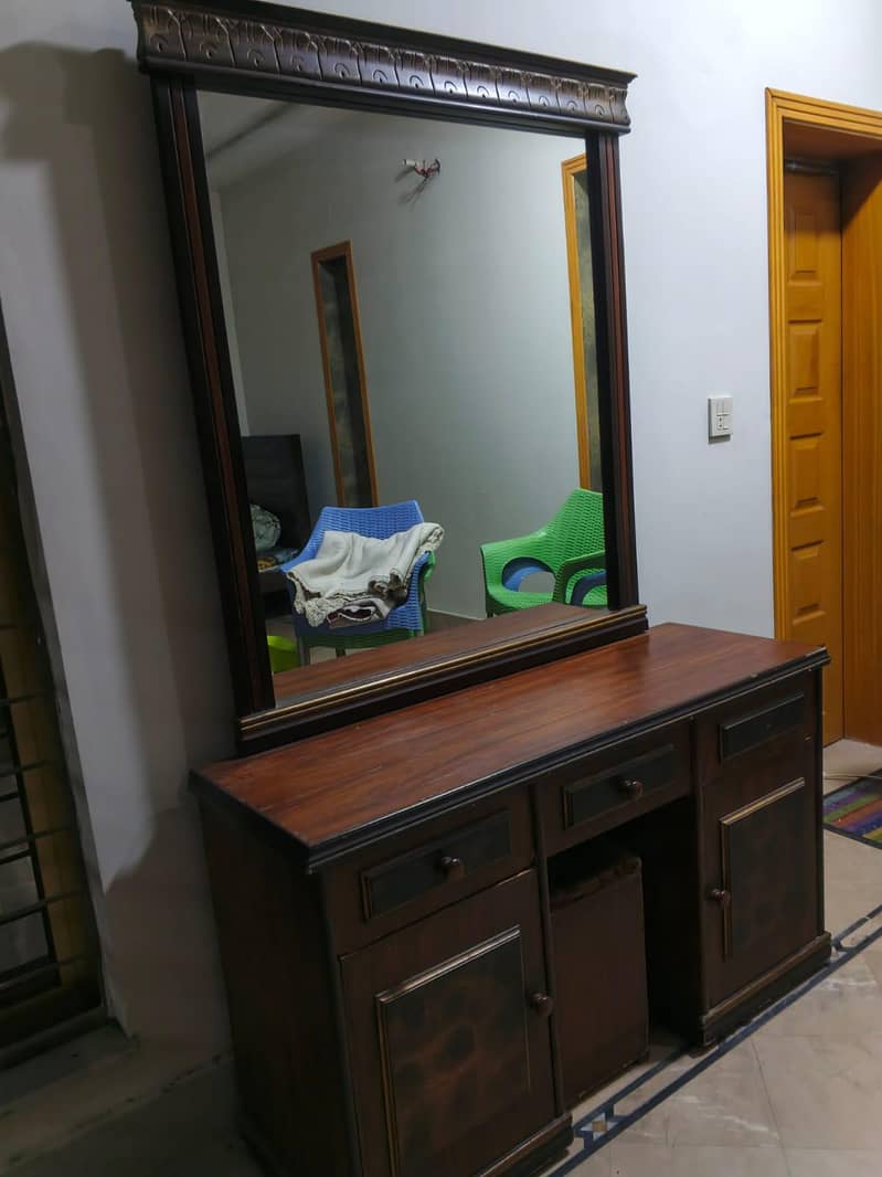 dressing table 0