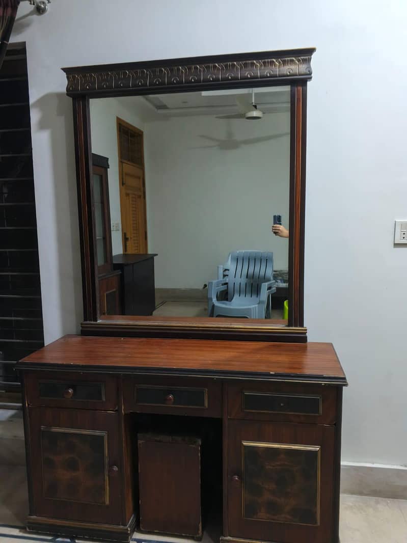 dressing table 1