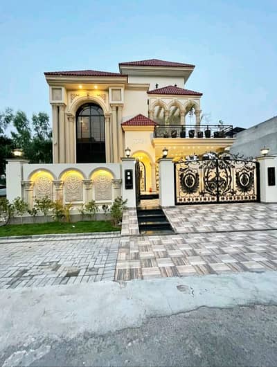 10 Marla Luxury House Available For Rent On Prime Location In Bahria Town