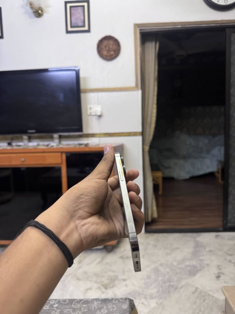 iphone 13 pro 1