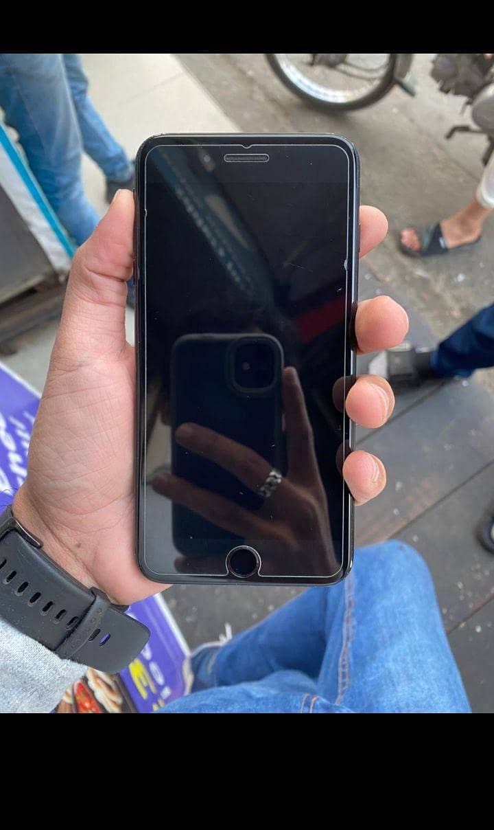 Apple iPhone 8 5
