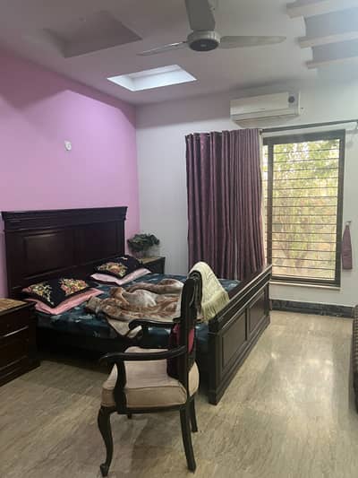 H Block Ph 6 1 Kanal House + 1 Kanal Lawn Solid Contraction Owner Build Ideal Location 2nd Street From Park DB Pole Cleared