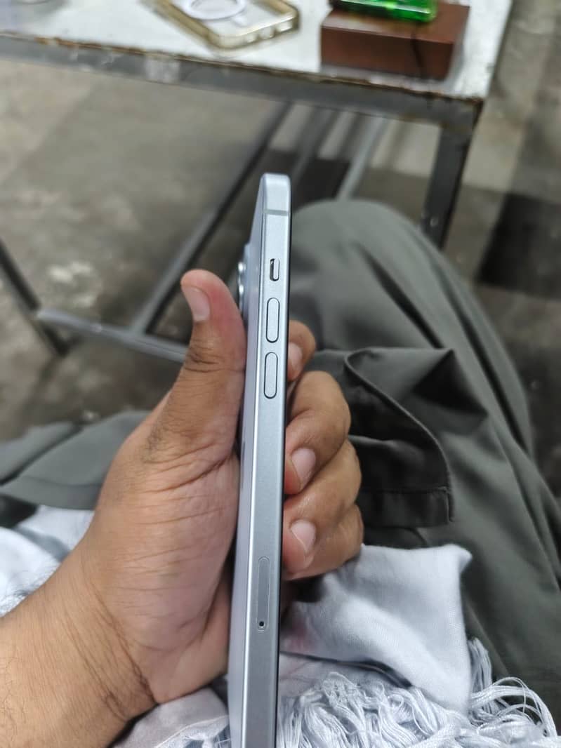 Apple iPhone 15 plus 1