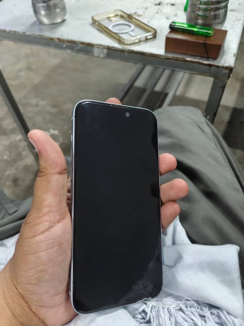 Apple iPhone 15 plus 2