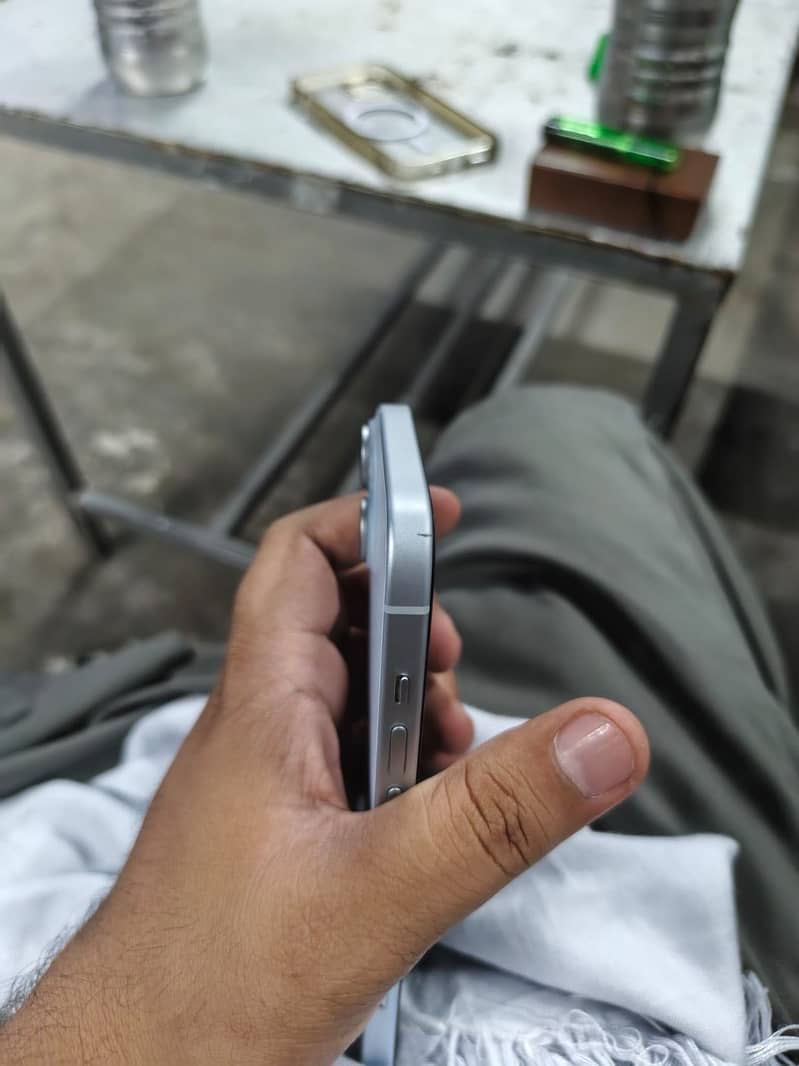 Apple iPhone 15 plus 6