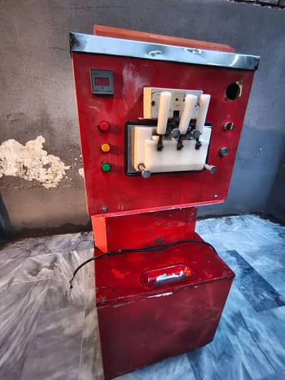 brand new ice cream machine for sale . just few days used