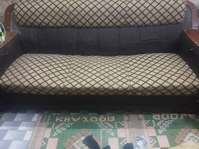 sofas 3 seater sales in good condition check condition on pictures