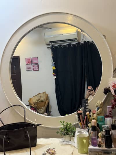 White Dressing Table with Round Mirror – For Sale