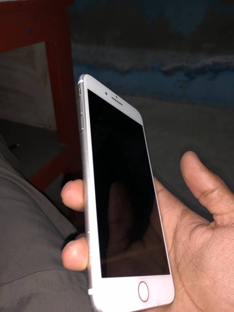 Apple iPhone 7 Plus 1