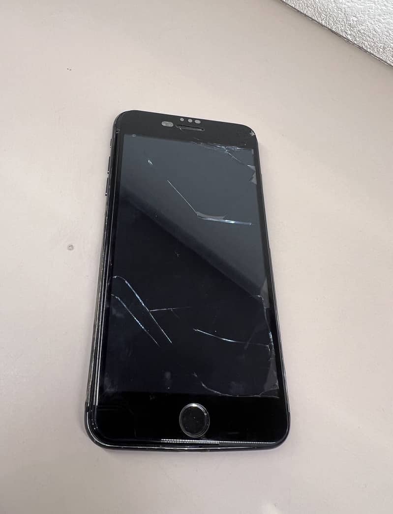 iPhone 8Plus PTA 0