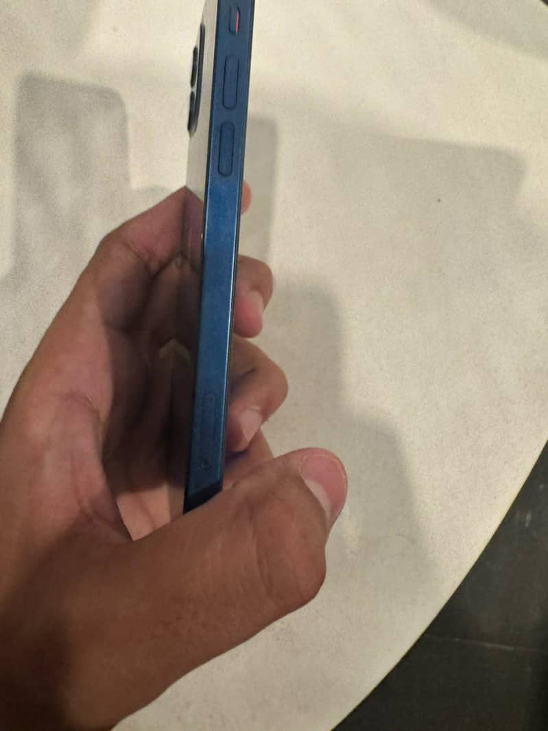 Apple iPhone 12 2