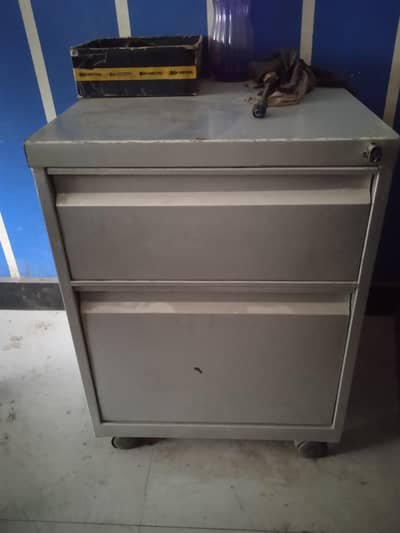 iron locker Tijori cabnet