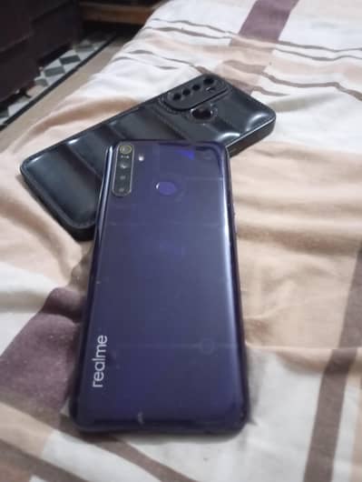 Realme 5 4.64 box available hai sab ok koi foult nhi hai  0341"2636958