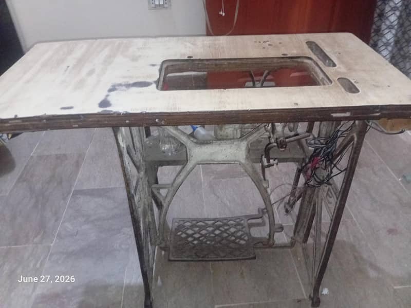 Sewing Machine Table 1