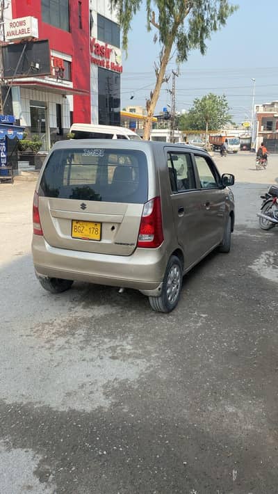 Wagon R 2016 model ky liye driver chahiye Indrive & Yango