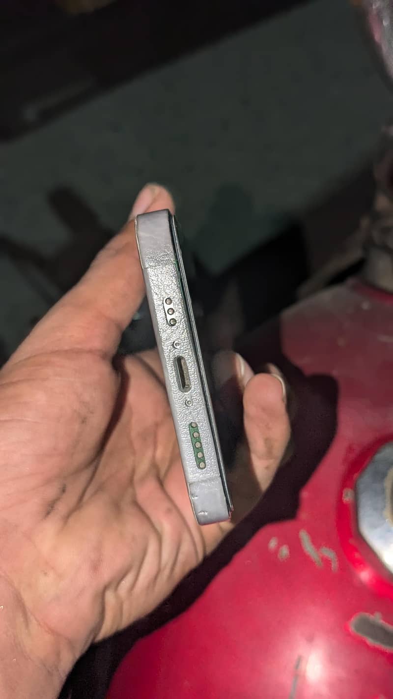 Apple iPhone 13 3