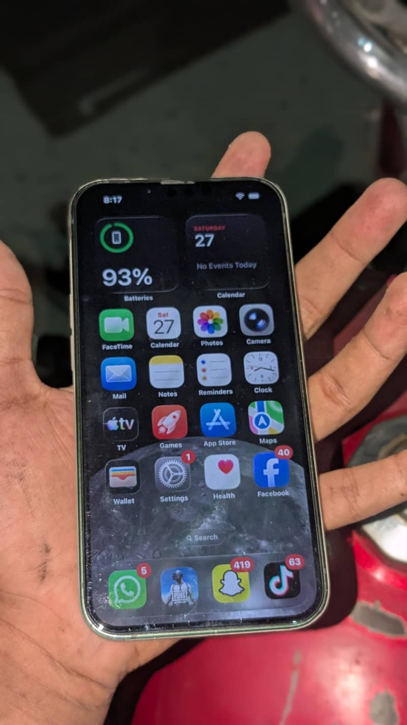 Apple iPhone 13 8