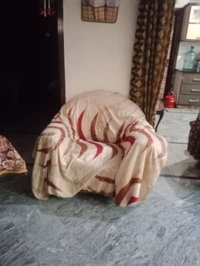 Full set of 6 seater sofas