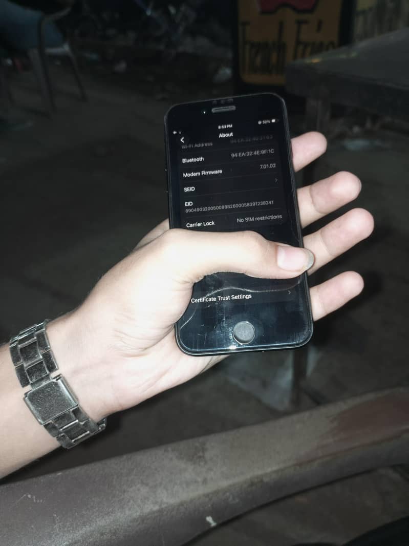 Apple iPhone SE 7