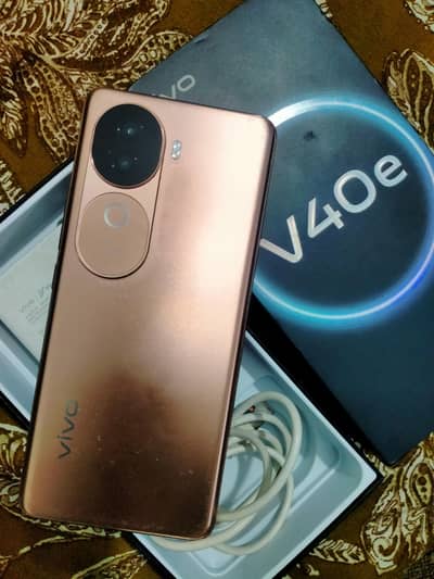 Vivo V40e with box