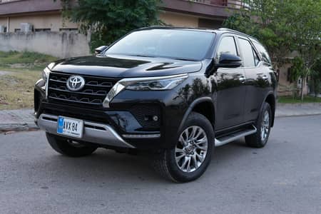 Toyota Fortuner Sigma 2.8. Diesel engine