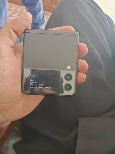 Samsung Mobile Z Flip 3