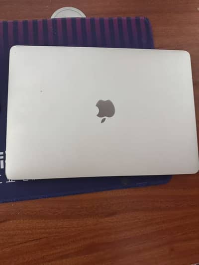 Macbook Pro 2019 13.3" 8/128 Gb