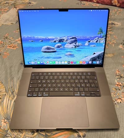 MacBook Pro 16” M5 Max Brand New