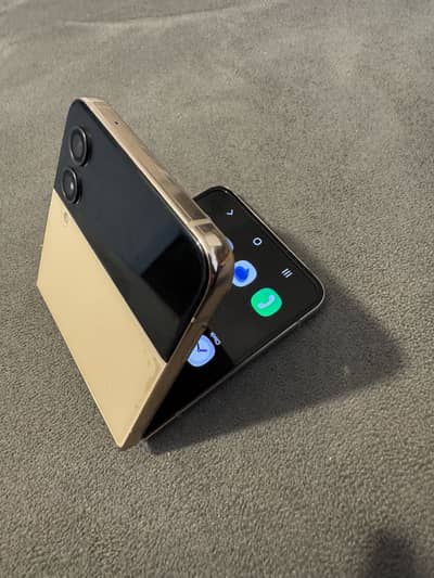 Samsung Galaxy Z flip 4 PTA Approved 8/512GB
